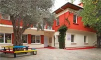 Özel İzmir SEV İlköğretim Kurumları kampüs görünümü